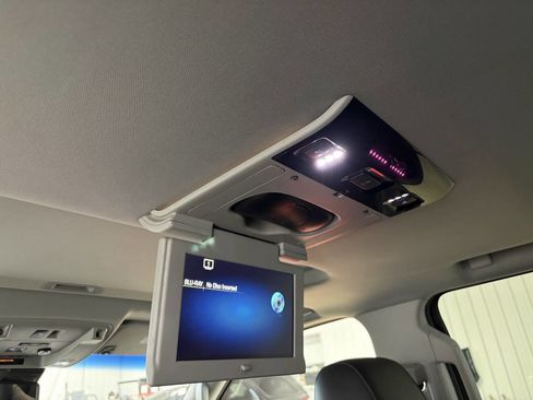 Used 2016 Cadillac Escalade Luxury image 28