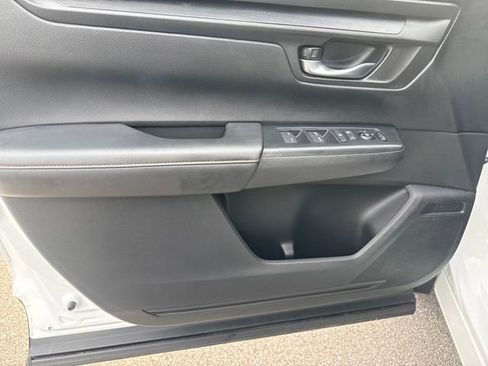 Used 2024 Honda CR-V Sport image 9