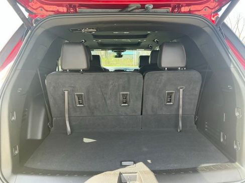 Used 2023 Chevrolet Traverse RS image 11