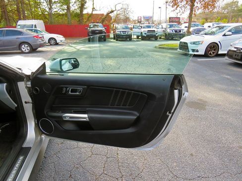 Used 2017 Ford Mustang Premium image 26