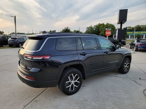 Used 2024 Jeep Grand Cherokee L Limited RWD image 5