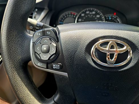 Used 2013 Toyota Camry LE image 22