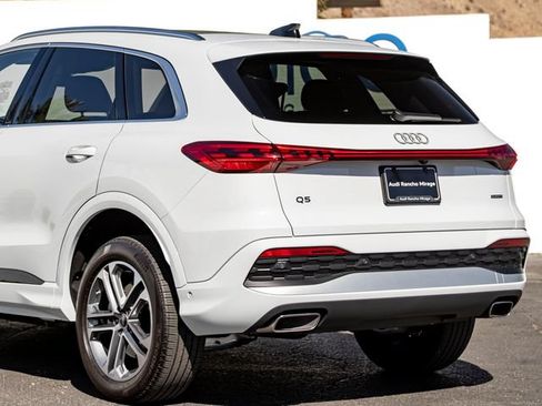 Used 2025 Audi Q5 Premium w/ Convenience Package AWD/4WD image 10