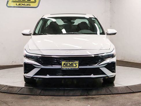 Used 2025 Hyundai Elantra SEL FWD image 6