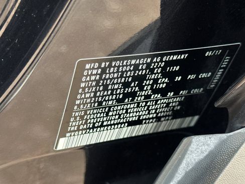 Used 2017 Volkswagen Tiguan S image 34