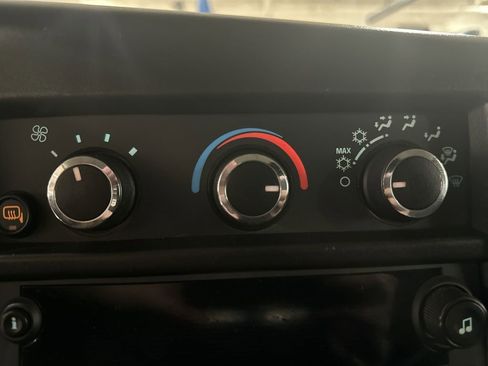 Used 2024 GMC Savana 2500 w/ Driver Convenience Package image 16