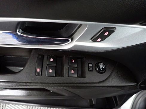 Used 2017 GMC Terrain SLE image 17