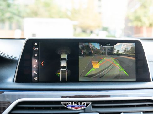 Used 2018 BMW 750i xDrive image 33