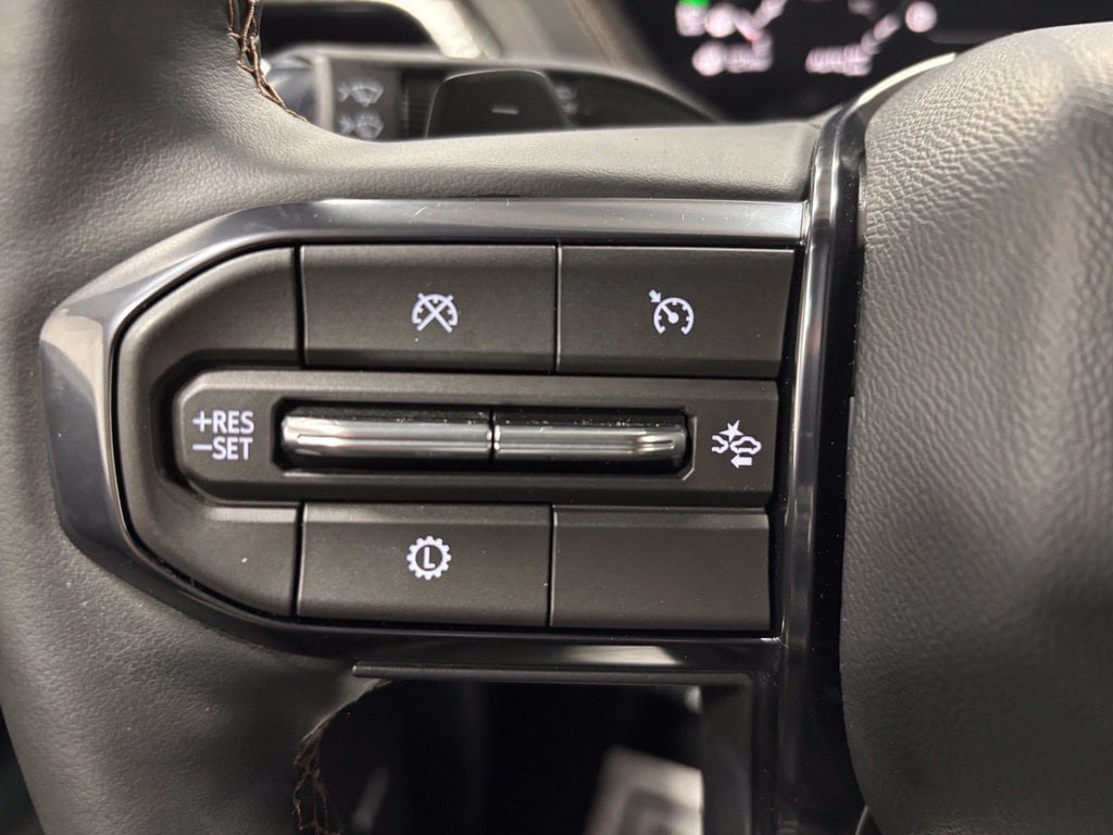 Used 2026 GMC Yukon XL AT4 w/ AT4 Premium Package AWD/4WD image 19