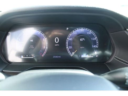 Used 2023 Jeep Grand Cherokee L Limited AWD/4WD image 23