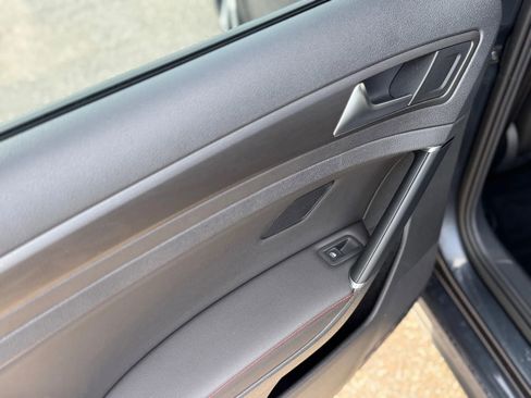 Used 2020 Volkswagen GTI SE image 31