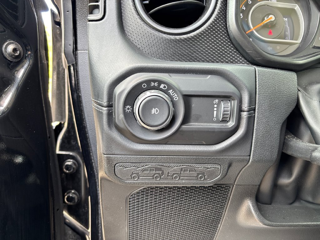 Used 2026 Jeep Wrangler Unlimited Rubicon AWD/4WD image 31