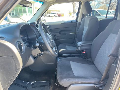 Used 2016 Jeep Patriot Sport image 12