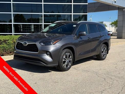 Used 2023 Toyota Highlander XLE AWD/4WD image 7