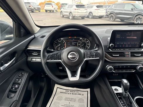 Used 2024 Nissan Altima 2.5 SV image 21