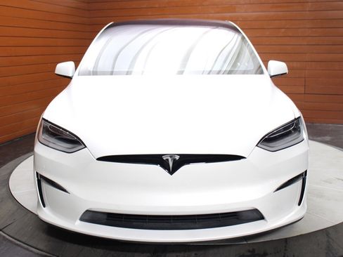 Used 2023 Tesla Model X image 2