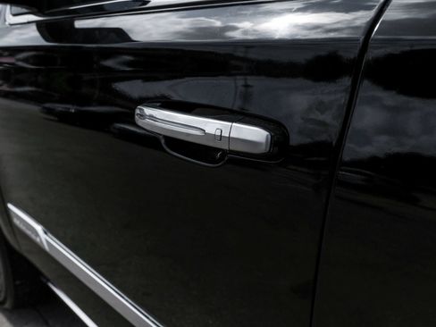 Used 2015 Cadillac Escalade ESV Premium AWD/4WD image 38