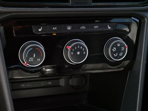 Certified 2023 Volkswagen Taos SE AWD/4WD image 23