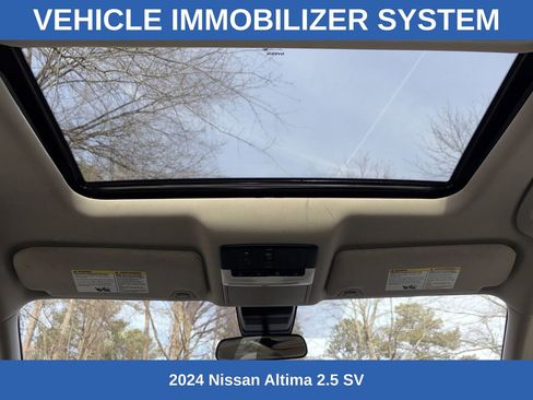 Used 2024 Nissan Altima 2.5 SV w/ SV Premium Package image 10