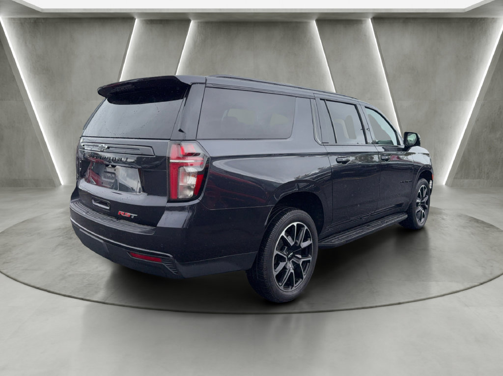 Used 2023 Chevrolet Suburban RST w/ Luxury Package AWD/4WD image 7