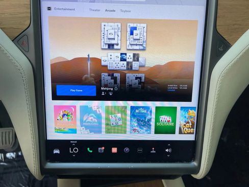 Used 2018 Tesla Model X 100D image 38