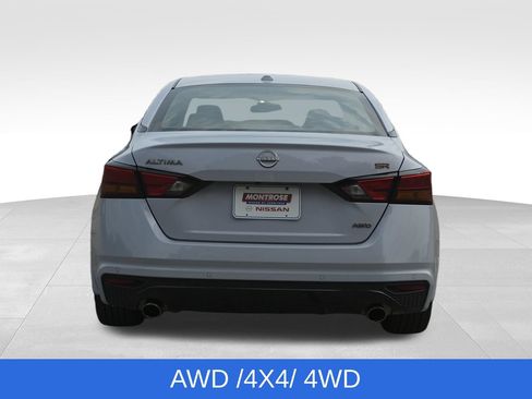 Used 2024 Nissan Altima 2.5 SR AWD/4WD image 11