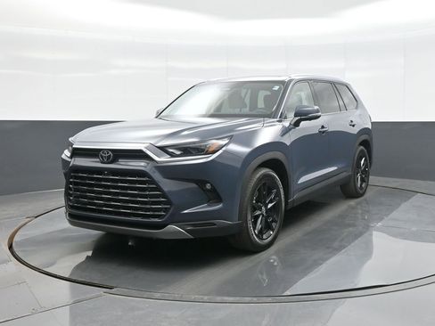 Certified 2024 Toyota Grand Highlander Platinum image 5
