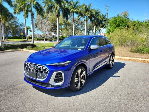New 2025 Audi SQ5 Prestige image 8