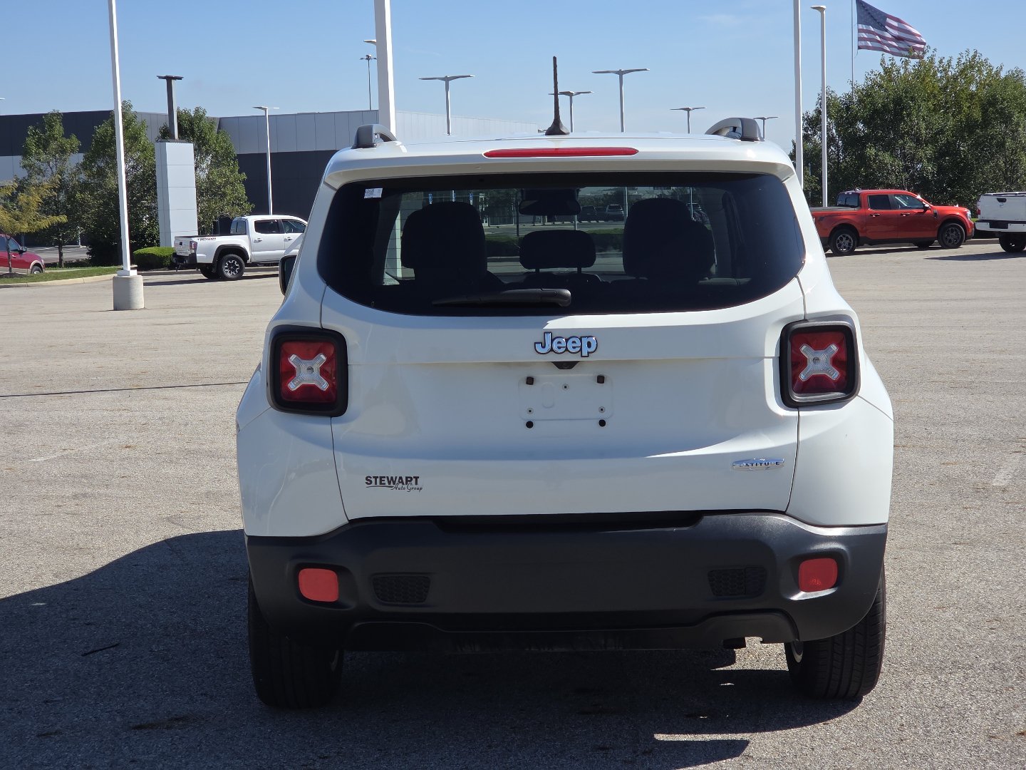 Used 2017 Jeep Renegade Latitude FWD image 15