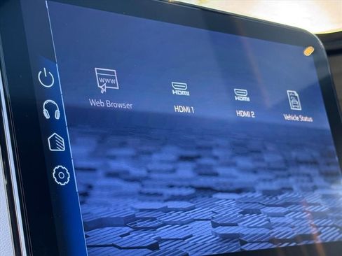 New 2025 Chevrolet Suburban Premier image 11