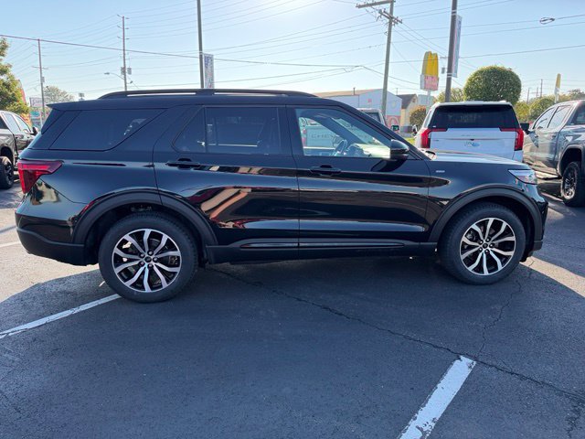 Used 2023 Ford Explorer ST-Line w/ Class IV Trailer Tow Package AWD/4WD image 13