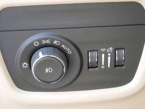 New 2026 Jeep Grand Cherokee L Limited AWD/4WD image 14