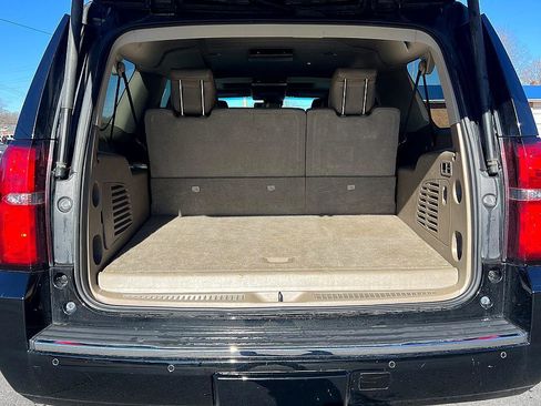 Used 2017 Chevrolet Suburban Premier image 9