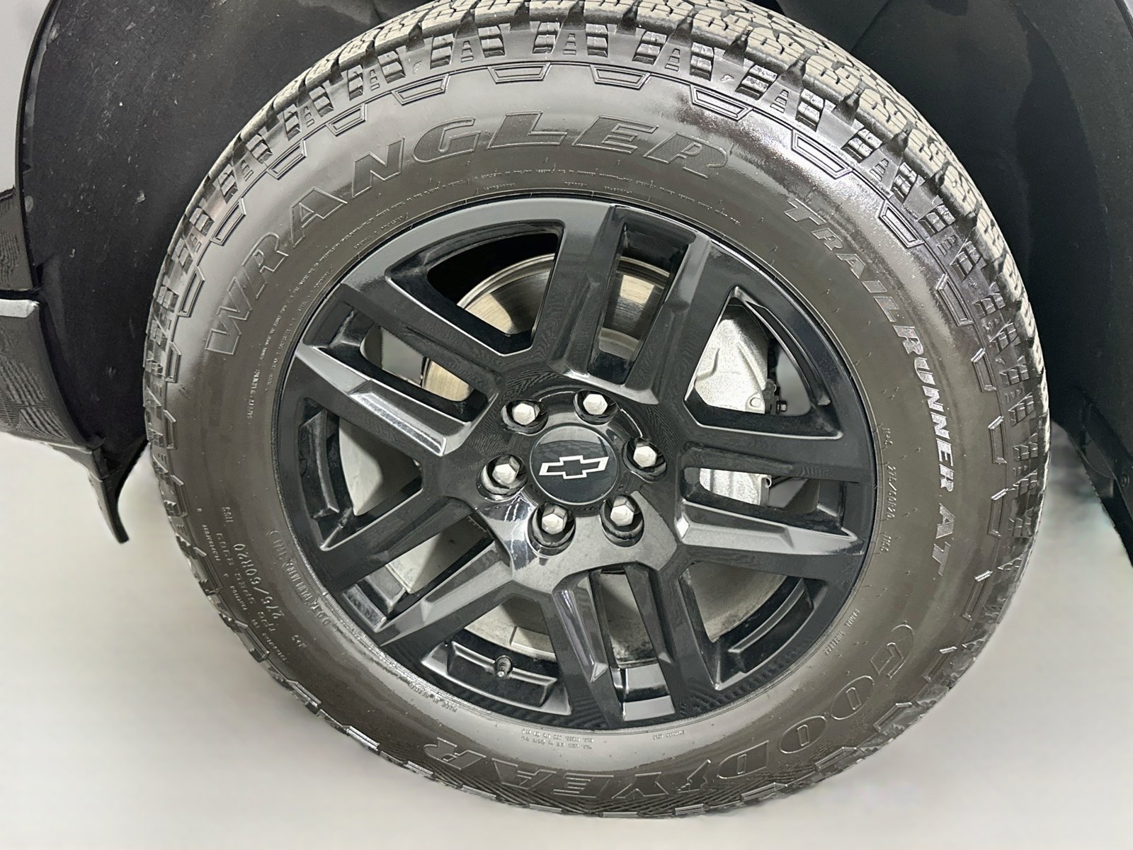 Used 2024 Chevrolet Silverado 1500 Custom w/ Turbomax Blackout Package AWD/4WD image 31