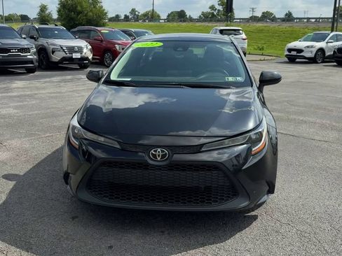Used 2022 Toyota Corolla LE FWD image 2