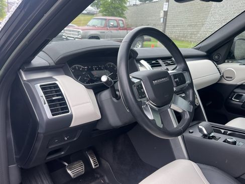 Used 2023 Land Rover Discovery S R-Dynamic AWD/4WD image 17