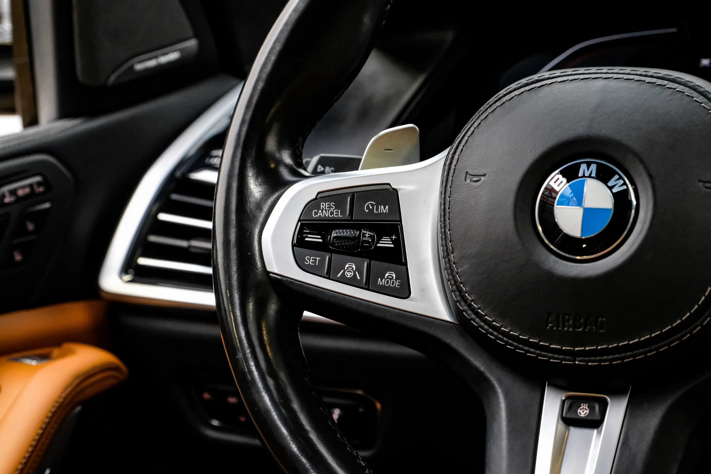 Used 2021 BMW X7 M50i AWD/4WD image 15
