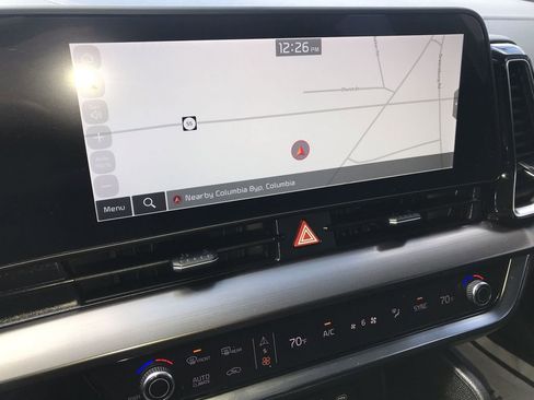 Used 2024 Kia Sportage EX image 18