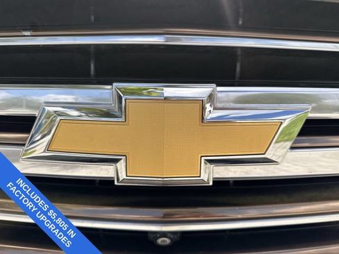 Used 2024 Chevrolet Suburban High Country AWD/4WD image 10