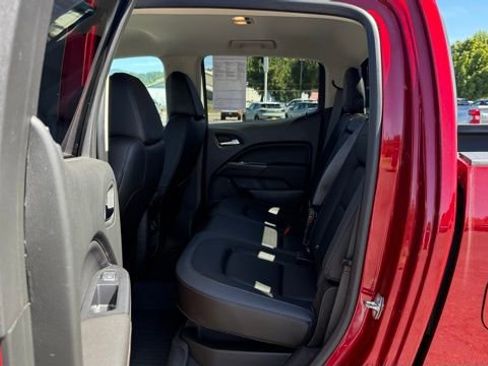 Used 2022 GMC Canyon AT4 image 12