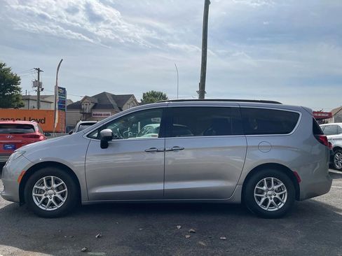 Used 2020 Chrysler Voyager Lxi image 8