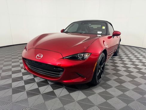 Used 2021 MAZDA MX-5 Miata Grand Touring image 3