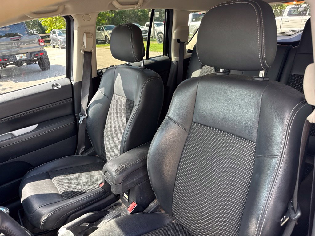 Used 2016 Jeep Compass Latitude FWD image 10