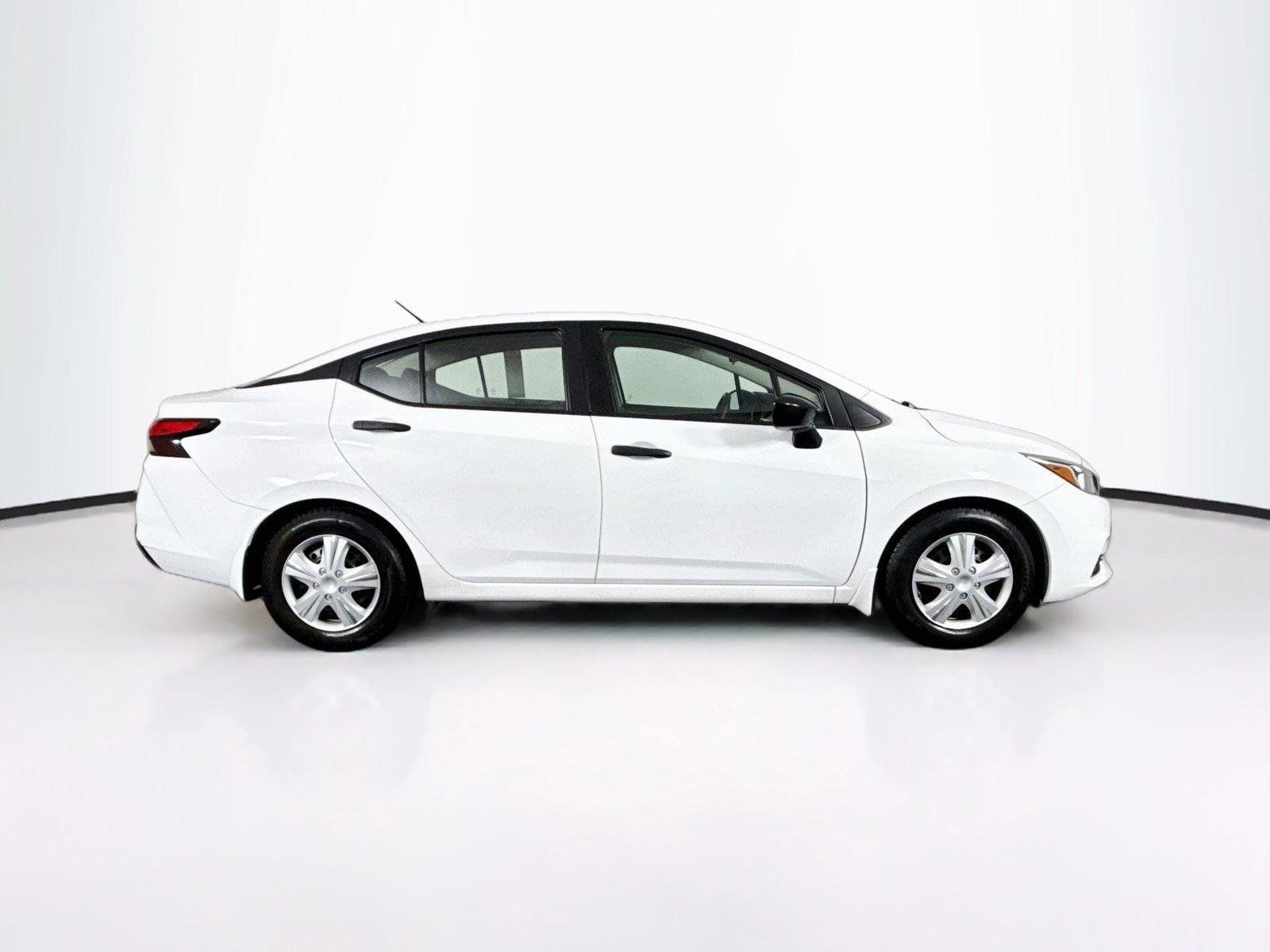 Used 2020 Nissan Versa S FWD image 9