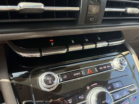 Used 2022 Lincoln Corsair AWD w/ Premium Package image 20