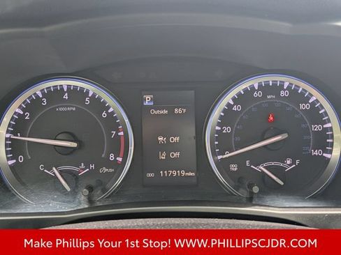 Used 2017 Toyota Highlander XLE FWD image 28