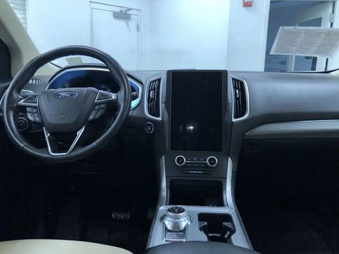 Used 2021 Ford Edge SEL w/ Convenience Package image 18