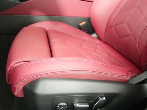 New 2026 BMW 540i xDrive 540i xDrive w/ Executive Package image 10