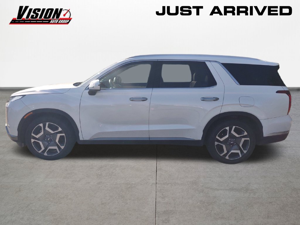 Used 2023 Hyundai Palisade Limited AWD/4WD image 2