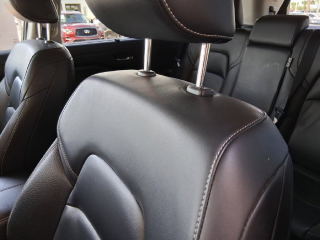 Used 2023 Nissan Pathfinder SL w/ Black Appearance Package FWD image 19